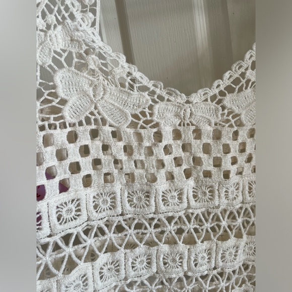2/$20 Crochet cropped tank top - Picture 2 of 3